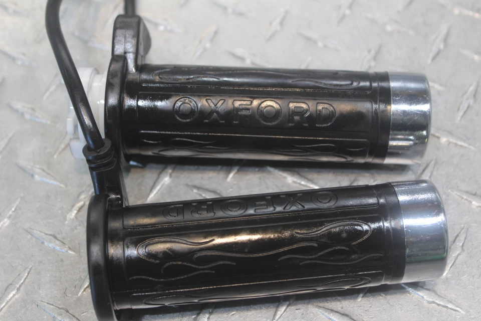 2004 KAWASAKI VULCAN 1500 VN1500L NOMAD FI OXFORD HANDLEBAR HEATED GRIPS SET - Image 4 of 4