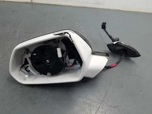 2018 Camaro ZL1 Left Driver Side Mirror / Carbon Cover - Damage #6846 J2