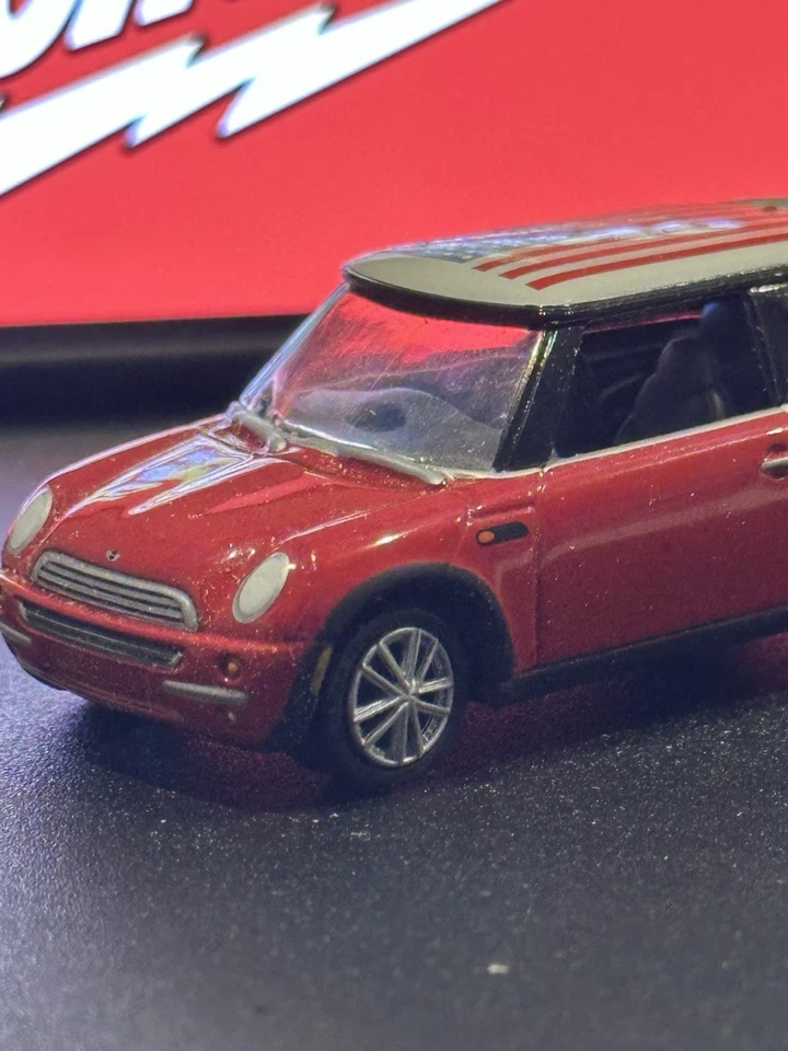Johnny Lightning 2005 Mini Cooper Red , White Top American Flag - Image 3 of 4