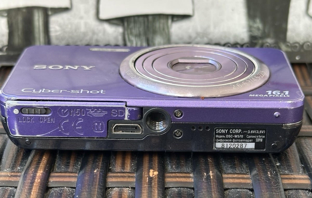 SONY Cyber-shot DSC W570 Digital Camera 16.1MP 5x OP Zoom Purple