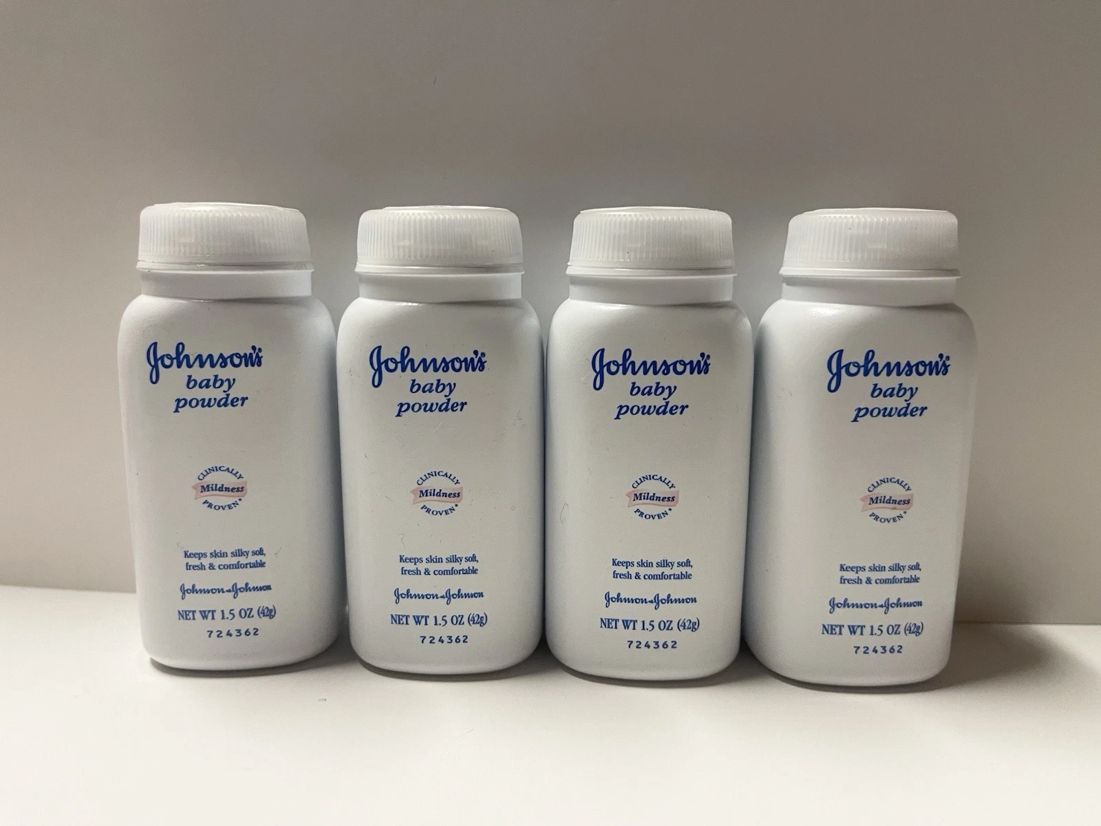 Johnsons Baby Powder w/ TALC 1.5 Oz Original Travel Size SEALED New Lot Of 4
Opens in a new window o