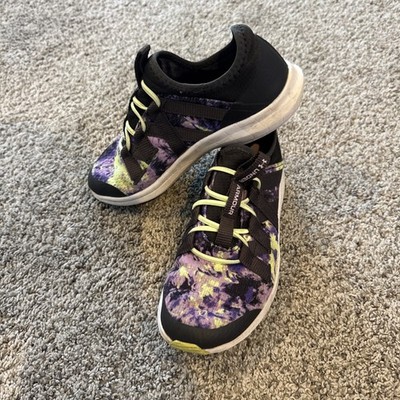 Under Armour Youth 2.5 Girls Infinity 3 GS Low Top SneakersBlack Multicolor
