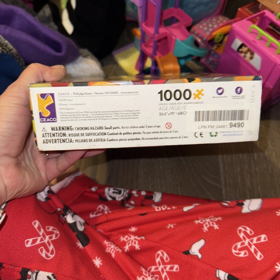 Quebra-cabeça Ceaco - Disney Fine Art - Enchantment of Snow White - 1000 peças - Imagem 2 de 3