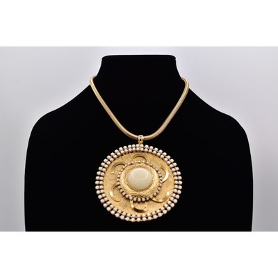 Vintage Runway Medallion Pendant Necklace Cabochon White Crystal Chunky 70s Bin1