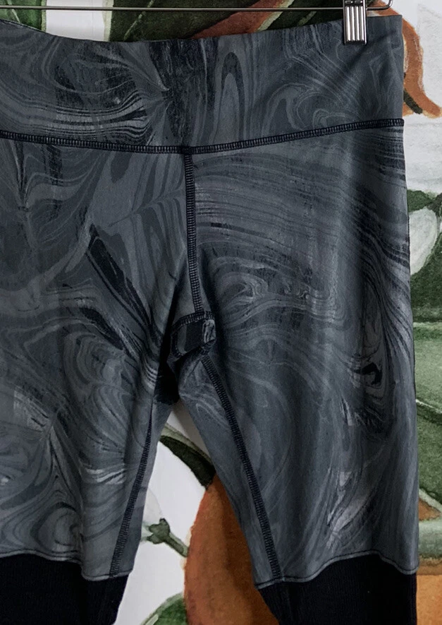 alo-yoga yoga marble print swirl gray leggings