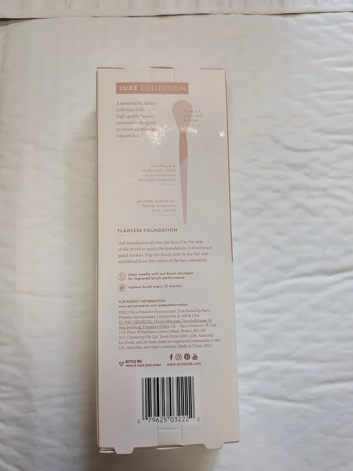 Cepillo de maquillaje base impecable Ecotools Luxe *ROPA DE ESTANTE* - Foto 2 de 2