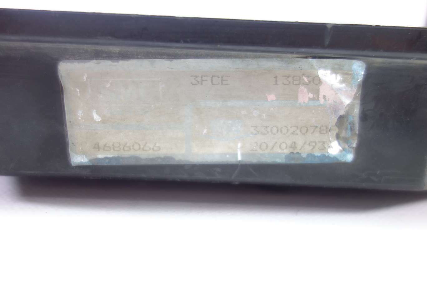 Chrysler Voyager engine control unit 4686066 33002078F 33002078 F 