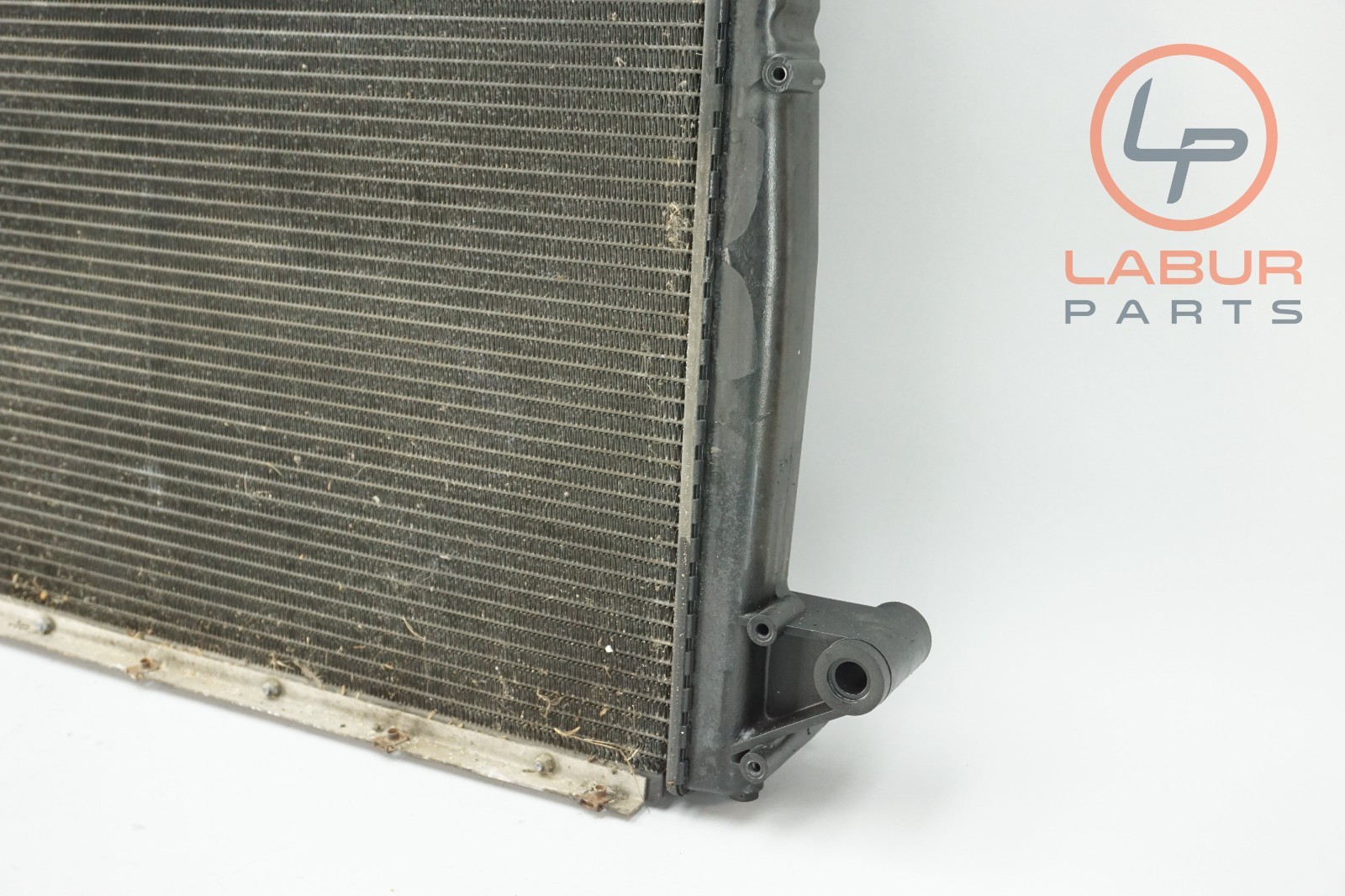 M139 05-07 Maserati Quattroporte Engine Cooling Dual Fan Motor & Radiator Z7066