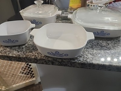 CorningWare Blue Cornflower Vintage Casserole Dishes Set of 4 with 2 Pyrex Lids