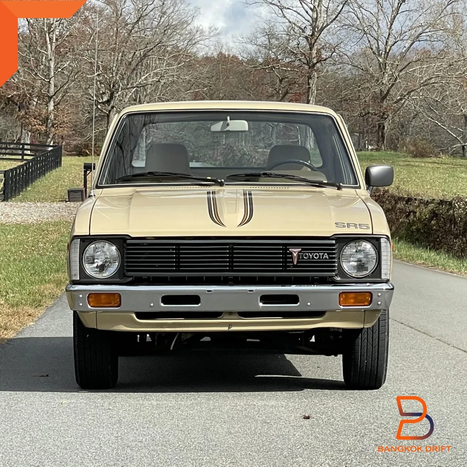 Par de luces de señal de giro de parachoques delantero ámbar para camioneta Toyota RN30 LN40 78-81 Foto 3 de 4