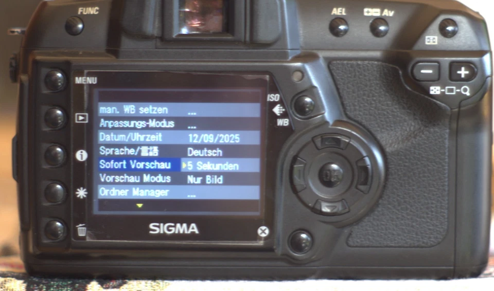 Sigma SD 14 14MP Digitalkamera - Schwarz und Objektiv - Bild 3 von 4