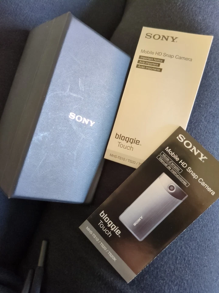 SONY HD Snap Camera Bloggie Touch MHS - T 10/ TS20/ TS20K Video Camera New - Image 2 of 4