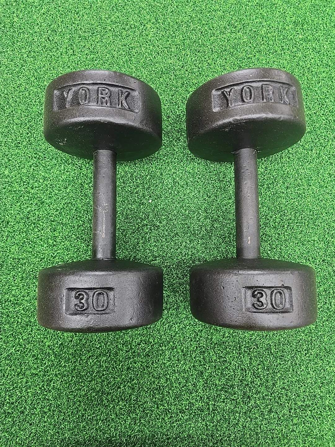 Vintage YORK Roundhead Dumbbells USA Pair of 30LBS
Opens in a new window or tab