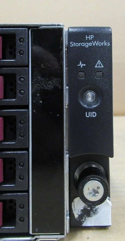 HP StorageWorks D2700 AJ941A 23x 146GB HDD Disk Enclosure 2x SAS I/O Controllers - Image 3 of 4