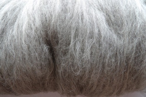 Light Grey Wolf Blend Carded Wool Batt Undyed Natural Shetland Wool Felt Spin - Picture 2 of 8