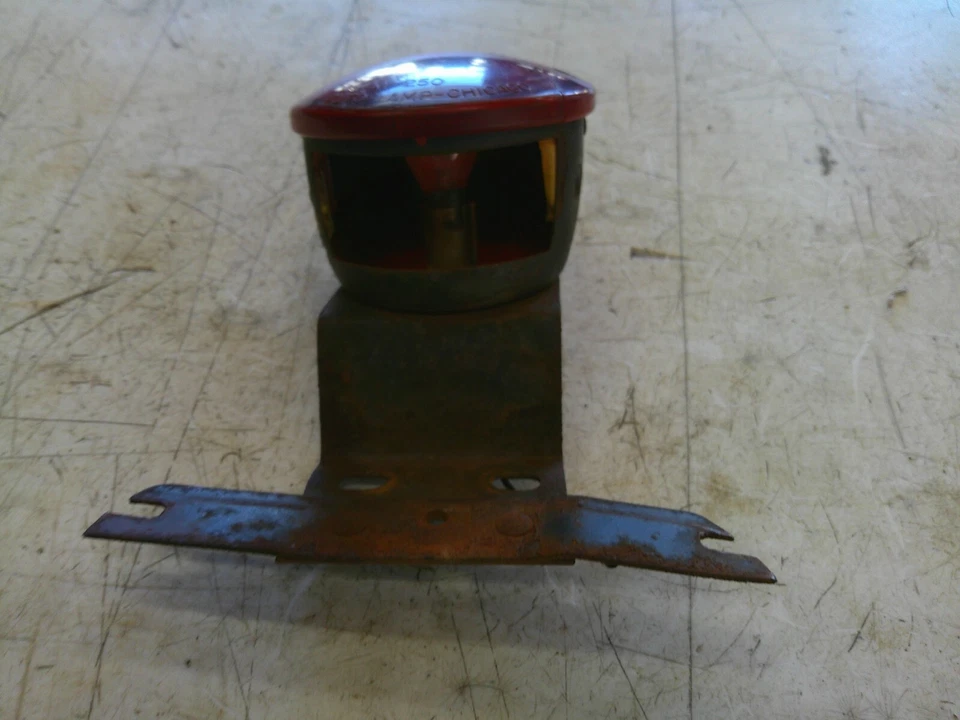 Honda CA95 Benly 150 1963-1966 luz trasera luz freno matrícula soporte Foto 2 de 4