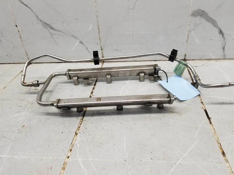 Ford Taurus 2014 riel de inyección de combustible de 3,7 L con línea de combustible de metal #009803 Foto 2 de 4