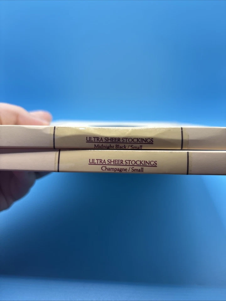 2 pares de medias Victoria’s Secret ultra transparentes de colección negras medianoche y champán Foto 2 de 4
