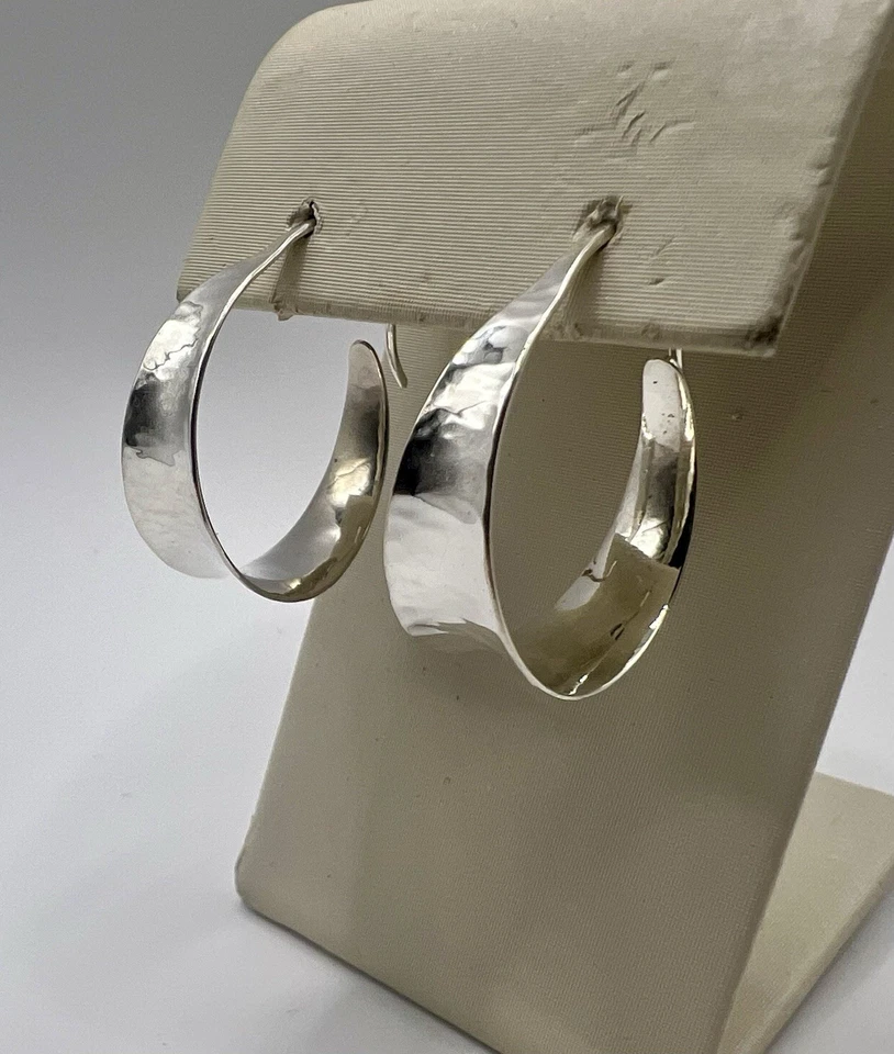 Pendientes James Avery retirados martillados Valle aro plata de ley Foto 2 de 4