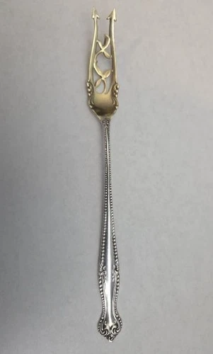 Sterling Silver Towle Canterbury PICKLE FORK - 1968 - Excellent Condition