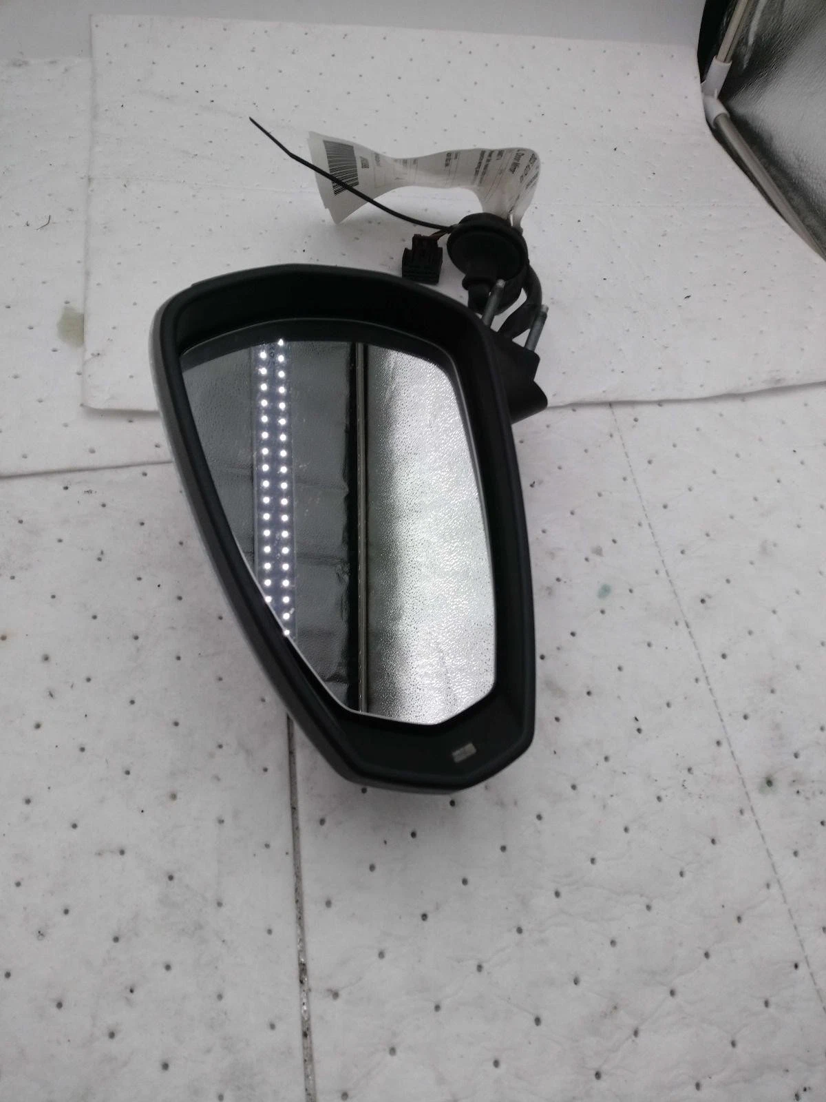 Used Left Door Mirror fits: 2015 Audi A3 Power Sdn manual folding non-heated w/o
Opens in a new wind