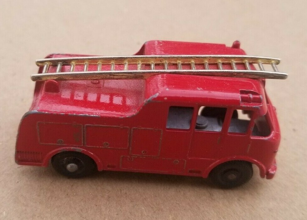 MATCHBOX No.9 MARQUIR SERIESⅢ FIRE TRUCK s-l400.jpg