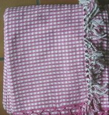 Jeté ou Plaid  neuf en coton pour canapé rose BECQUET