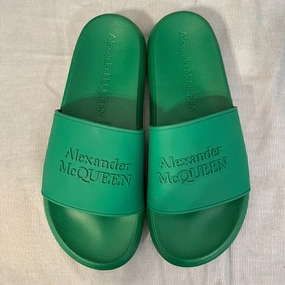Alexander McQueen Embossed Logo Open Toe Slip On/Sandals Size EU40 - Image 2 of 4