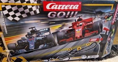 Carrera GO!!! Slot Racing System Rennbahn Komplettset 1:43 mit Ferrari