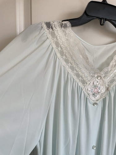 Vintage ShadowLine Womens Pale Blue Nylon & Lace Button Front Robe Medium NWT - Picture 6 of 14