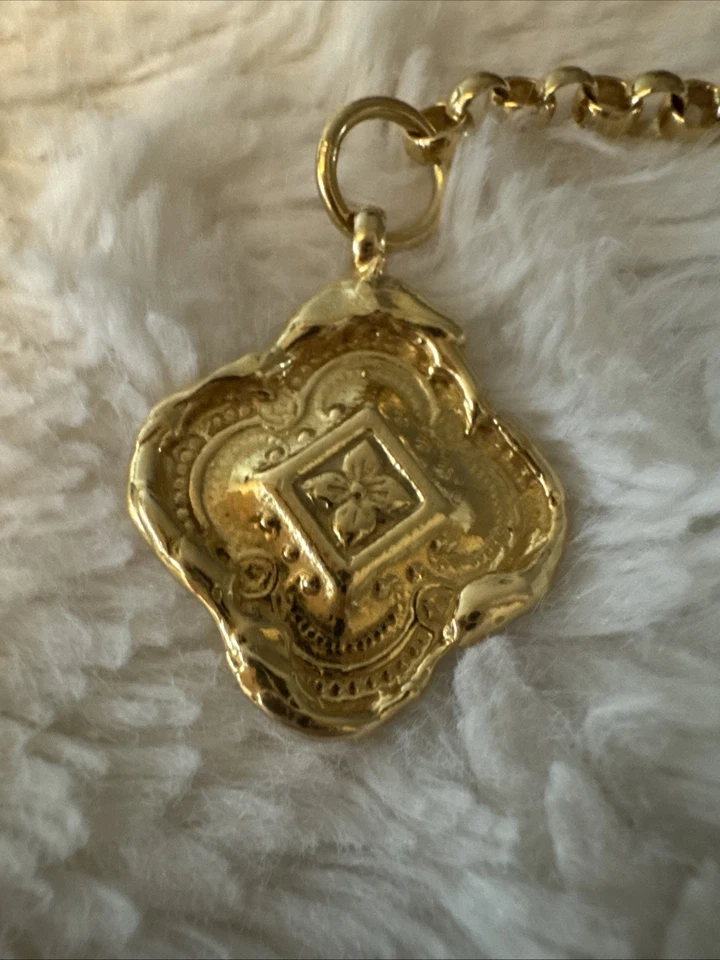 Collar Chapado en Oro 24k por Tarjeta Pamela, Joyería Tarjeta Infinita por Holt Renfrew Foto 2 de 4