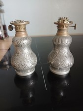 2 ANCIENNE LAMPES pigeon etain