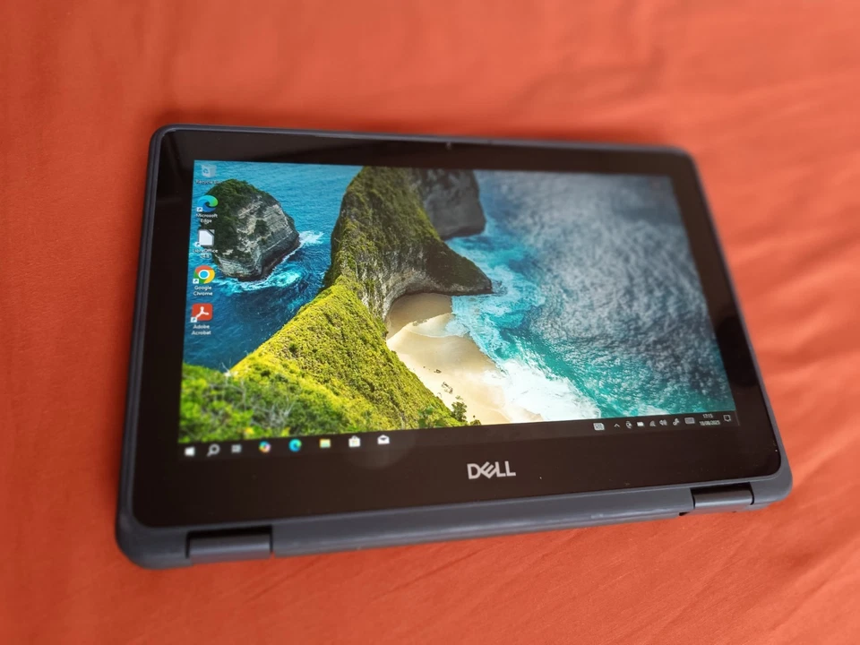 Dell latitude 3190 2 in 1 laptop cum touch tablet - Image 2 of 4