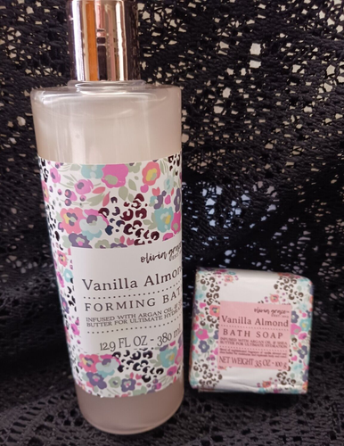Vanilla Almond Foaming Bath Set - 第 1/3 張圖片