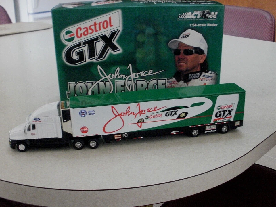 NHRA 1/64 JOHN FORCE 2002 CASTROL HAULER 1/3,012 - Image 2 of 4