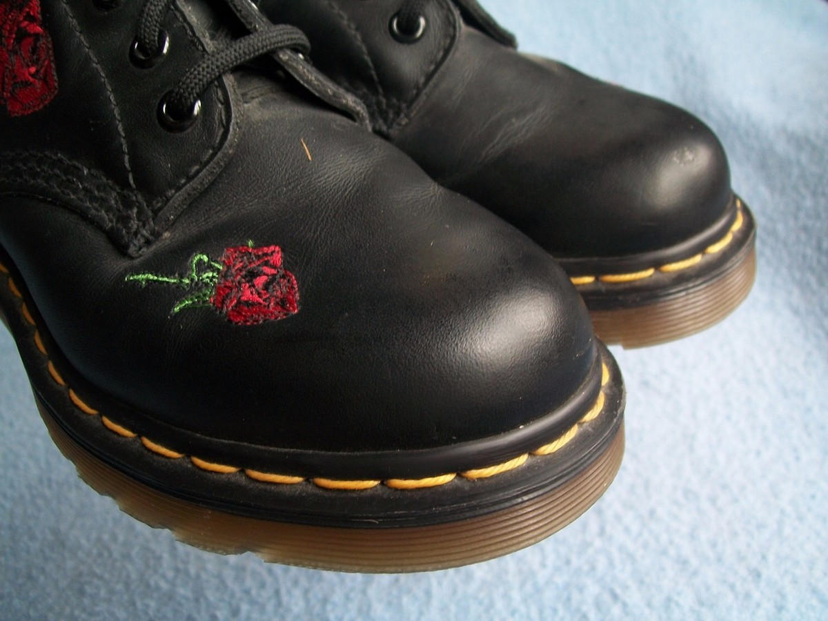Dr Martens Womens USA 5 (UK 3) Eur 36 Vonda Rose 14-Eye Side Dr Martens Womens USA 5 (UK 3) Eur 36 Vonda Rose 14-Eye Side