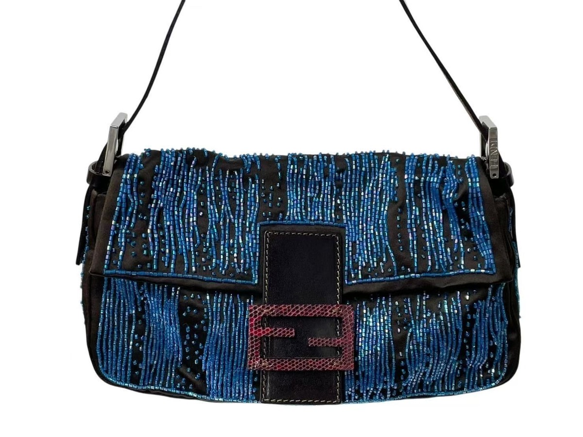 ショルダーバッグ・ポシェット Fendi Mamma Baguette Medium Bag In Blue Nappa Mamma Baguette Medium Fabric Blue | Fendi