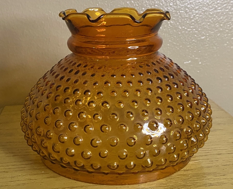 Brazo oscilante de hierro fundido recuperado de colección para lámpara de aceite con globo ámbar sin soporte de pared Foto 4 de 4