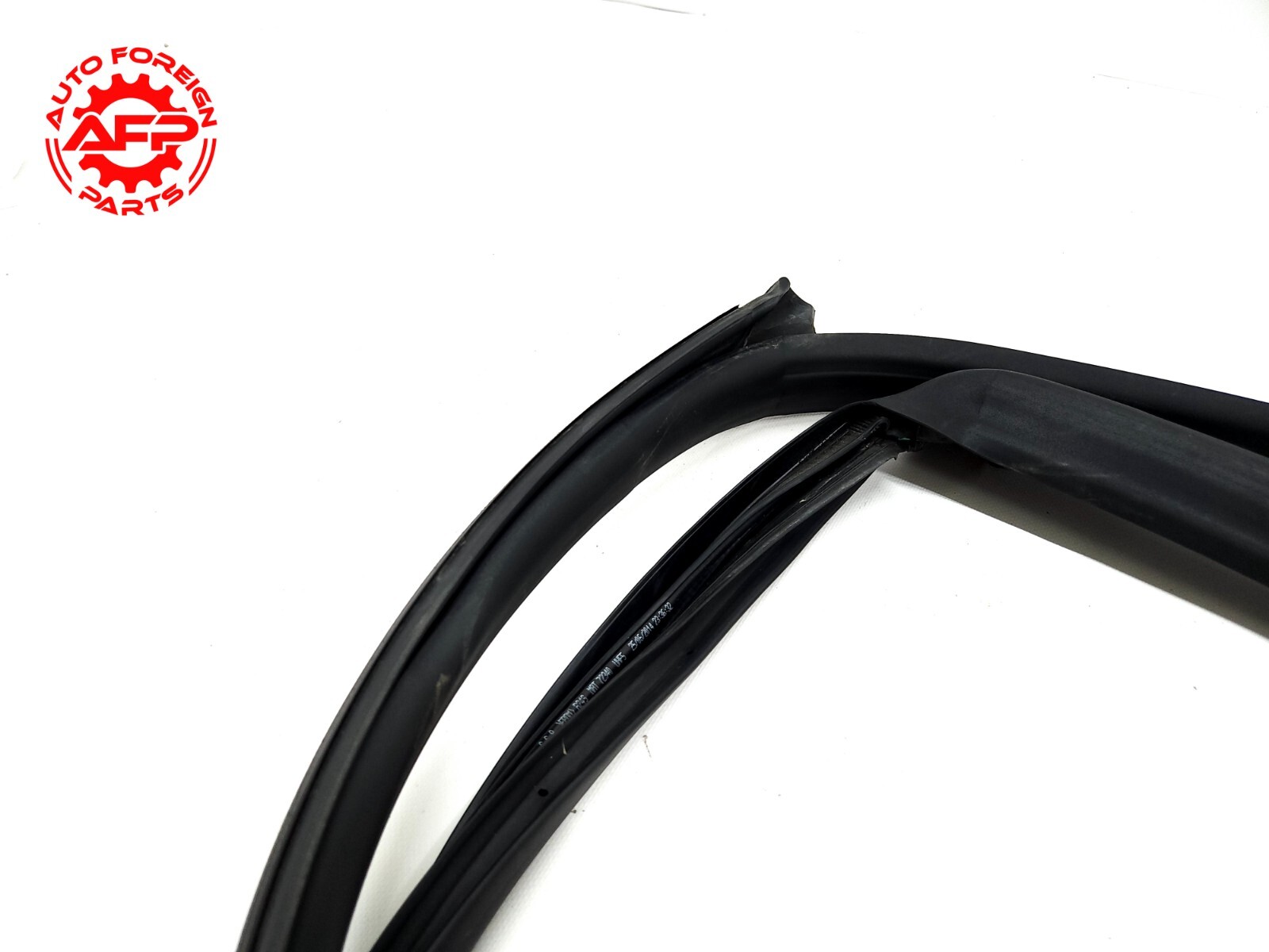 ⭐ 14-20 Maserati Ghibli Quatt Front Right Door Body Weatherstrip Gasket Seal Oem
