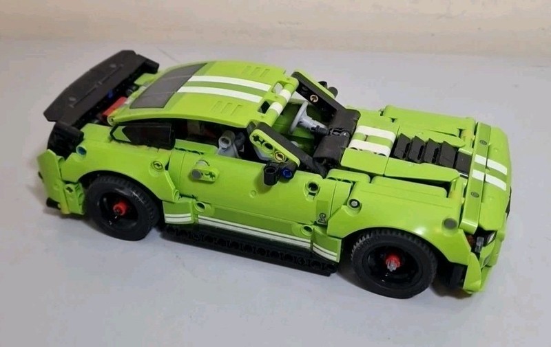 Lego Technic Ford Mustang Shelby GT500 (42138) - Complete & Constructed