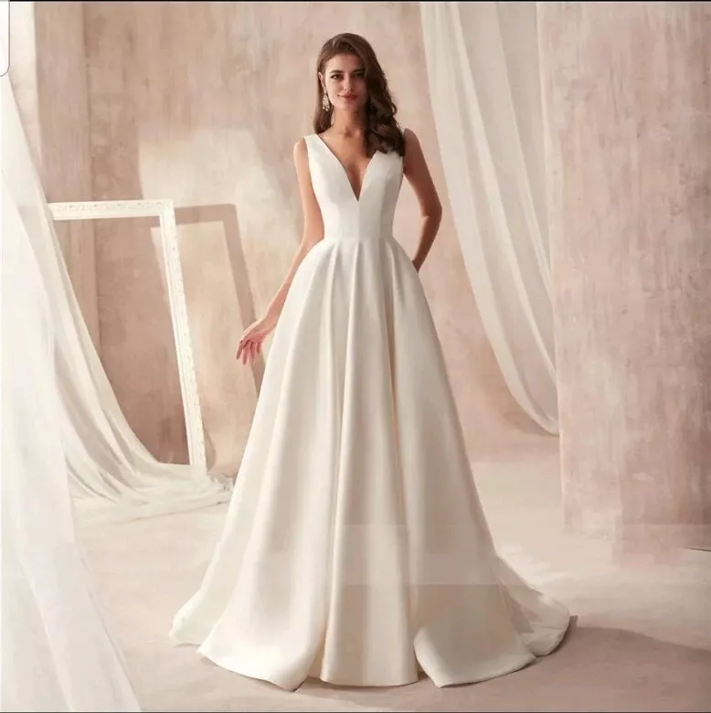 Satin wedding top dress with pockets