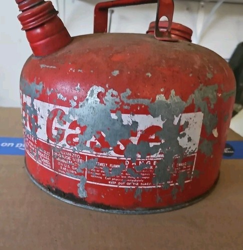 Eagle "The Gasser" Metal Fuel 2.5 Gallon Gas Gasoline Wellsburg USA Vintage - Picture 2 of 7