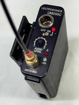 Lectrosonics UM200C Block 27 (PINK -691.200 -716.700 MHz)