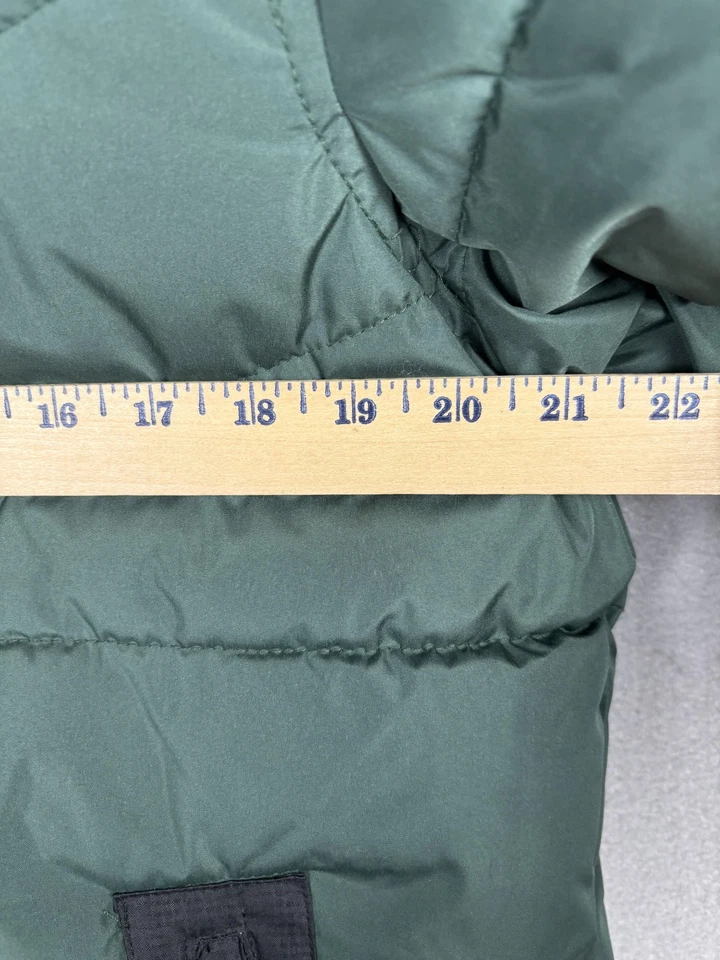 Chaqueta acolchada Reebok para hombre pequeña verde con capucha forrada de lana abrigo de invierno aislado Foto 4 de 4