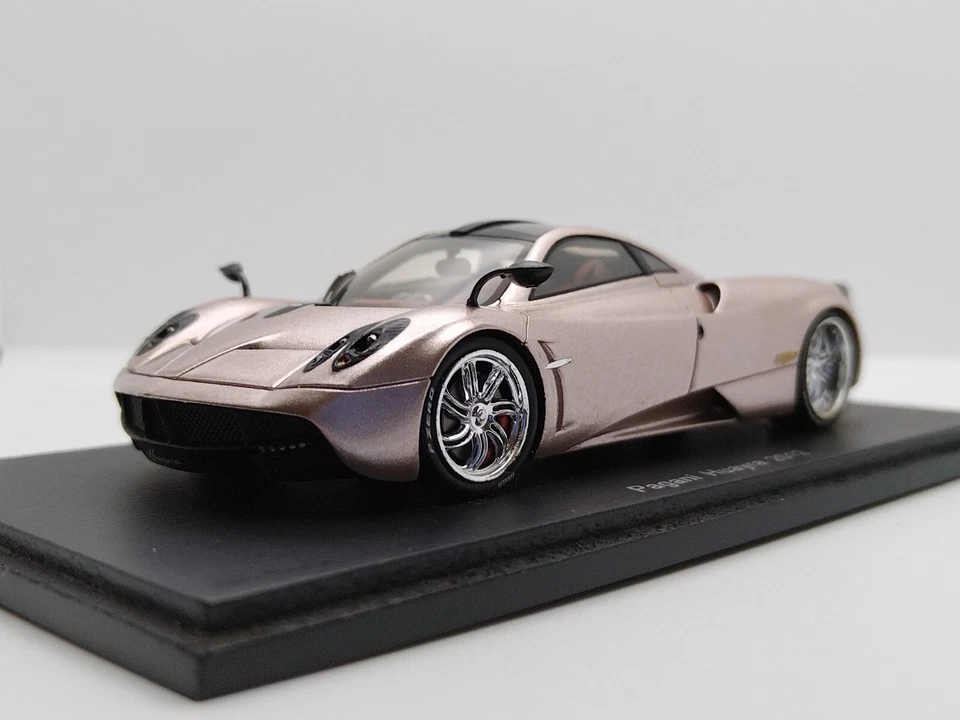 Spark 1/43 Pagani Huayra 2012. - Image 2 of 4