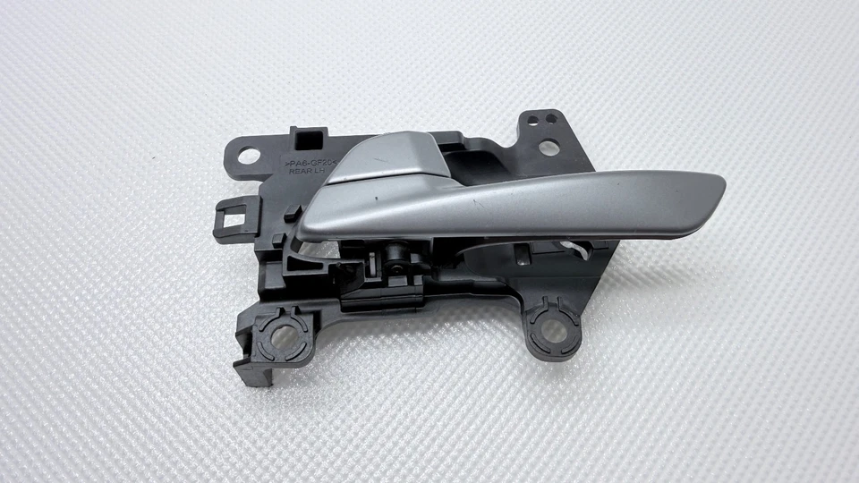 2016-2021 HYUNDAI TUCSON REAR LH SIDE INNER INTERIOR DOOR HANDLE 83610-D3000 OEM - Image 4 of 4