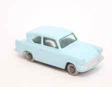 Matchbox Toys Lesney 7b Ford Anglia (SILVER PLASTIC WHEELS) excellent original 