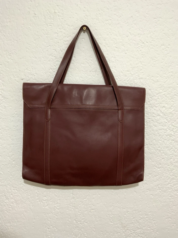 Bolso de hombro Cartier Paris de cuero borgoña con logotipo para mujer en muy buena condición Foto 4 de 4