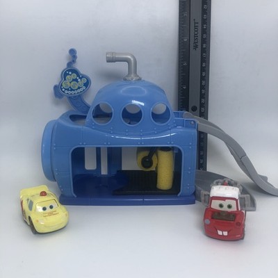 Disney Cars MINI ADVENTURES Play-set CAR WASH & Cars - Lightning McQueen & Mater