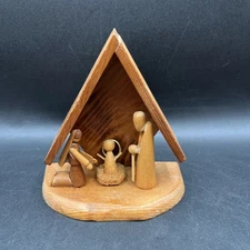 Vintage Handmade 5” Wooden Nativity primitive Manger Stable Mary Joseph Jesus